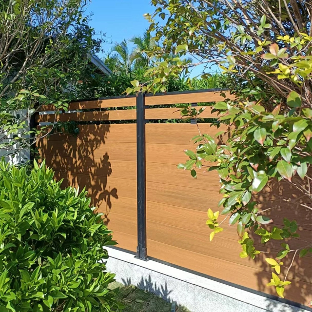 Necowood WPC kerítések madridi önkormányzati projektekhez